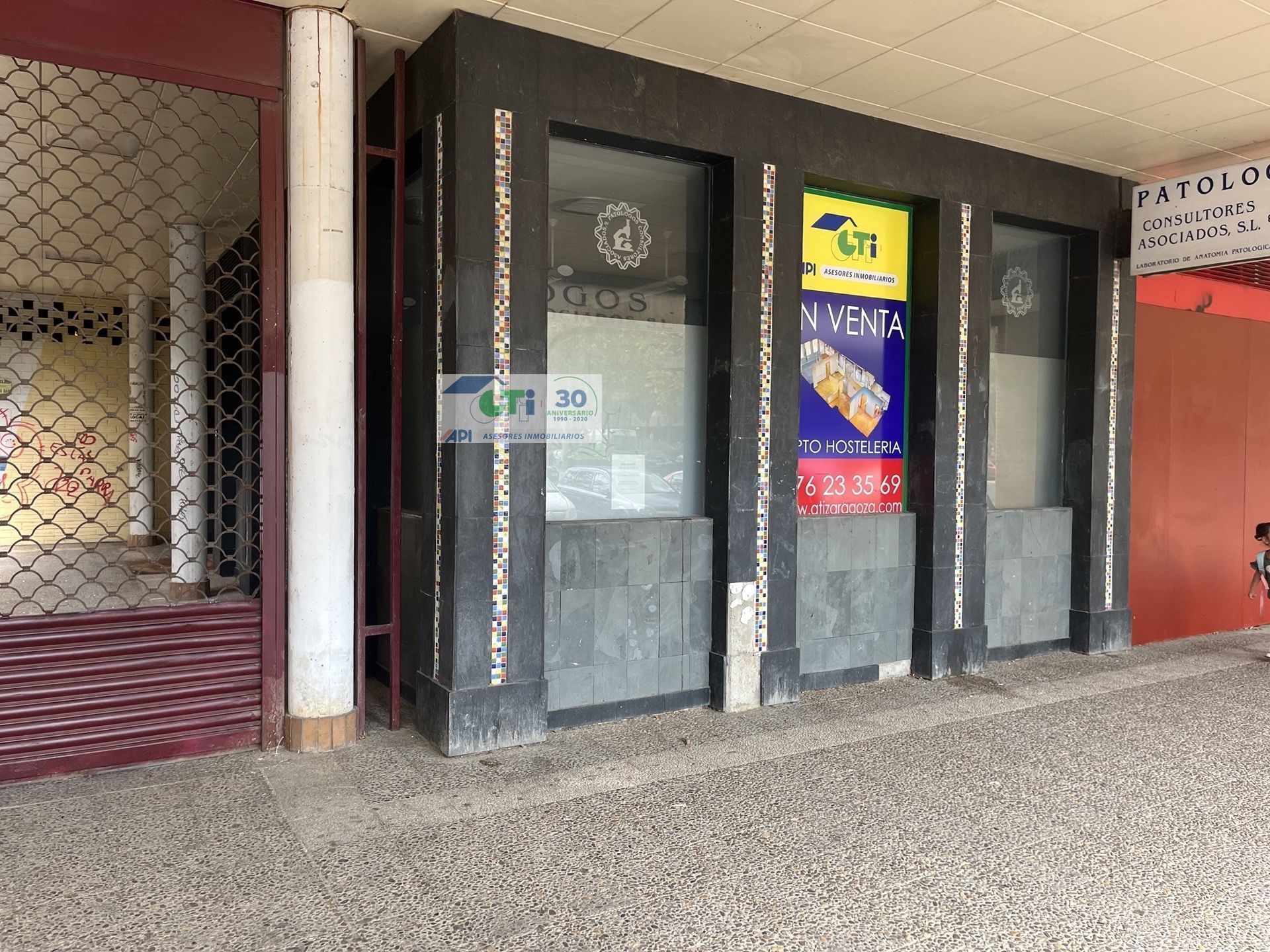 Premises for sale in  Zaragoza Capital