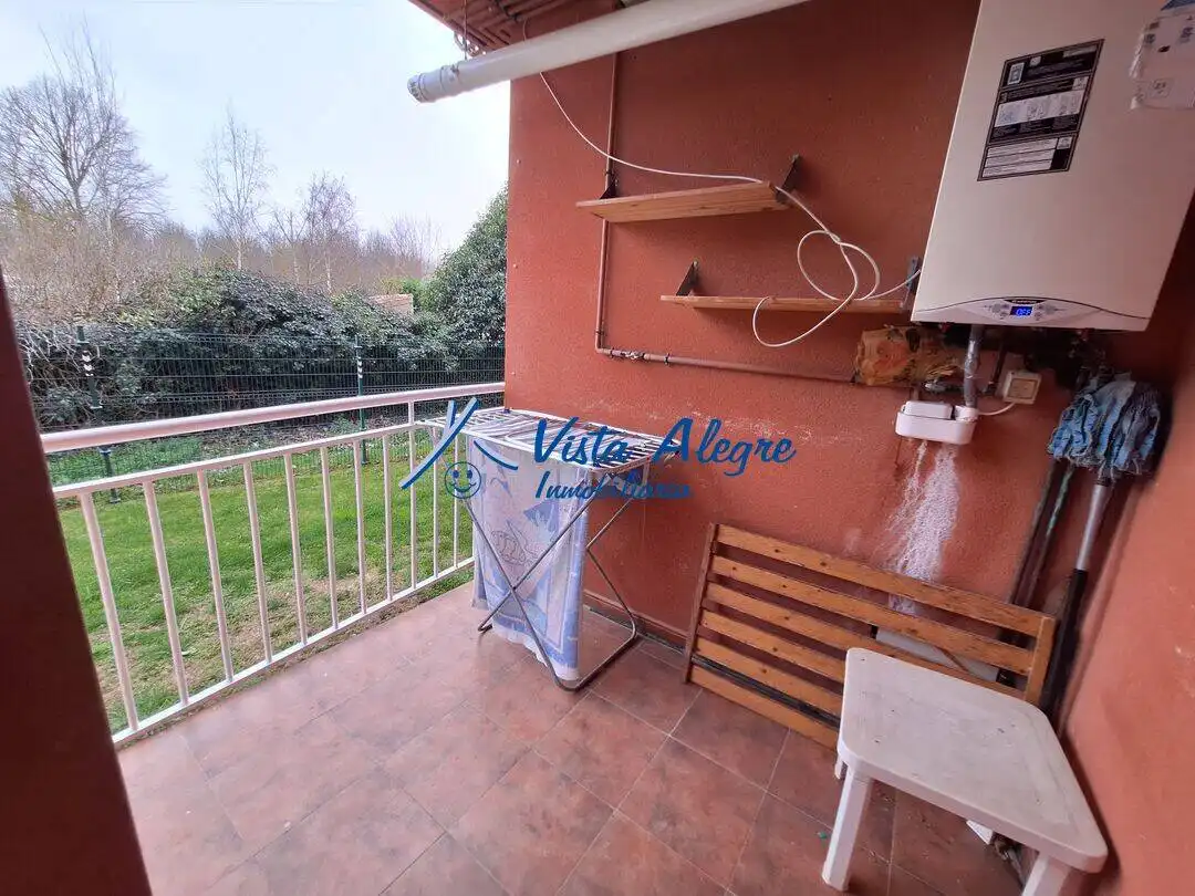 Jardín de Piso en venta en Anguciana con Calefacción, Trastero y Piscina