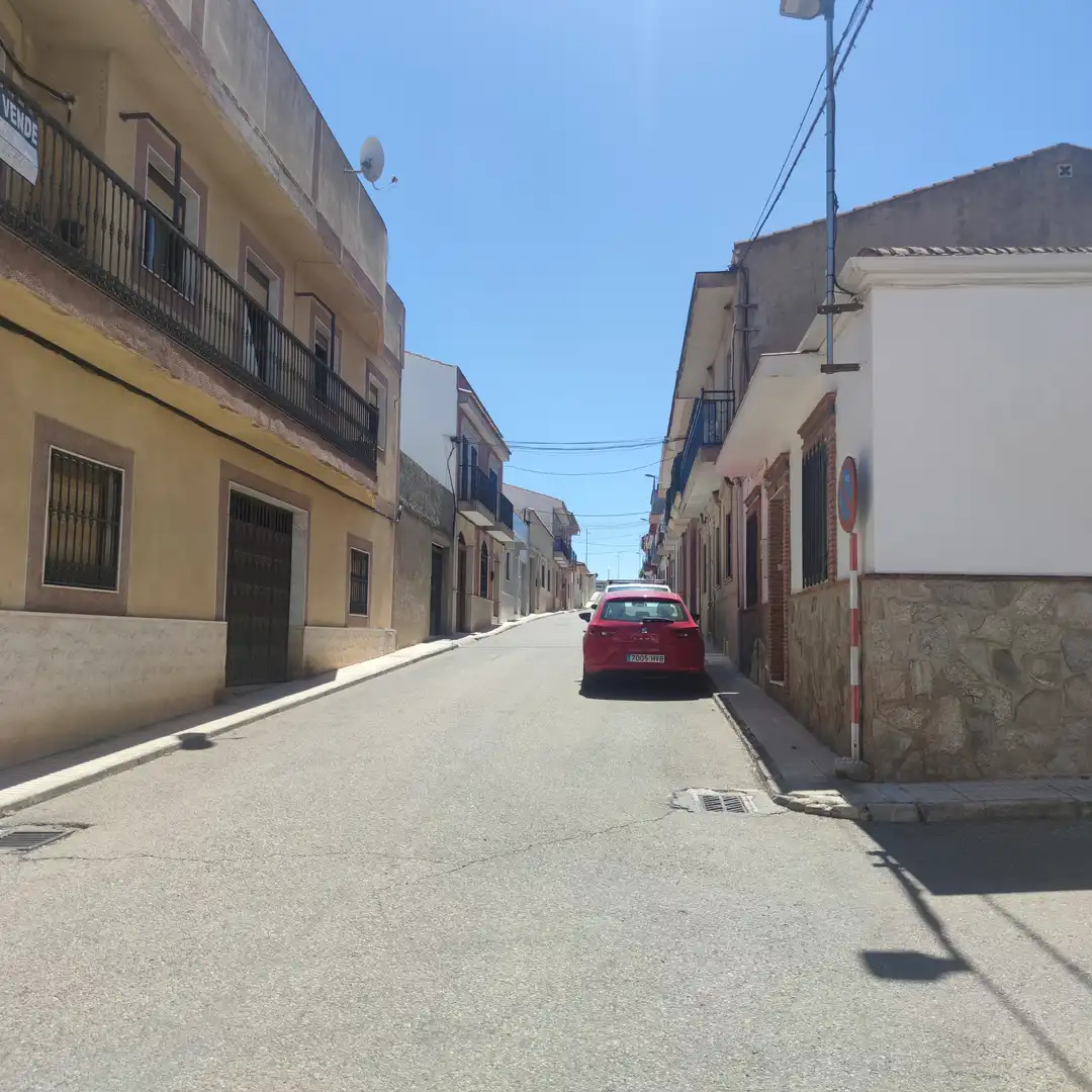 Houses for sale in Calle Fuente la Zarza, Zona Hospital, Linares