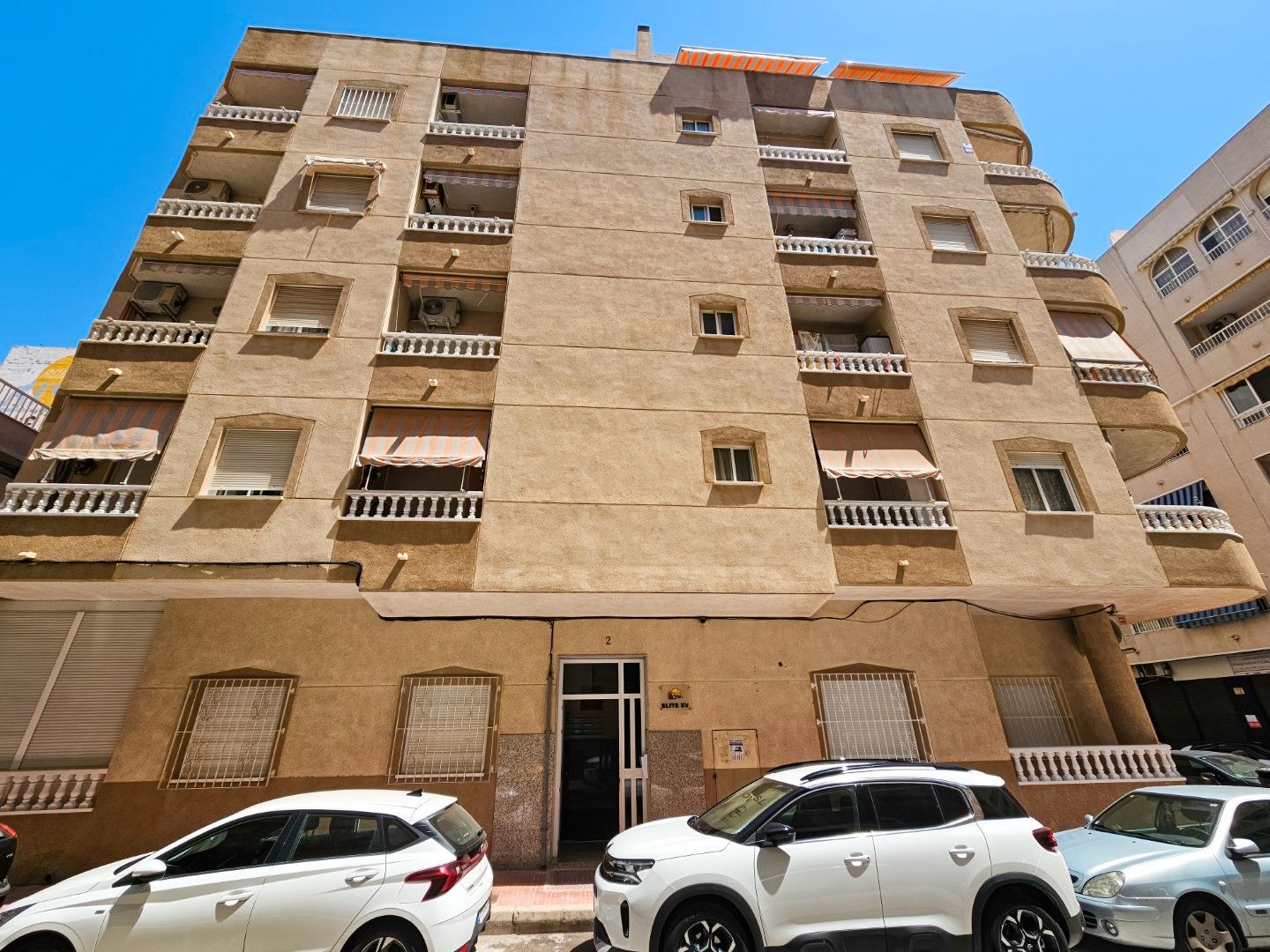 Vista exterior de Pis en venda en Torrevieja amb Aire condicionat, Parquet i Forn