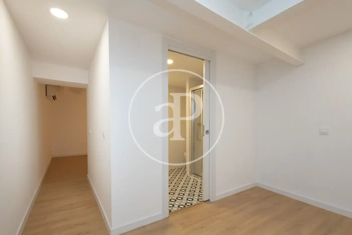Wohnung zum Verkauf in Barcelona mit Klimaanlage und Heizung