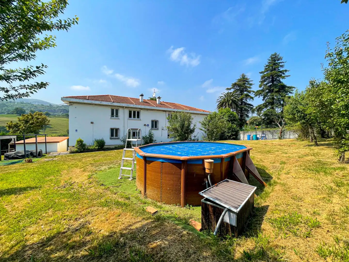 Swimming pool of Houses for sale in Abanto y Ciérvana-Abanto Zierbena  with Heating, Private garden and Storage room