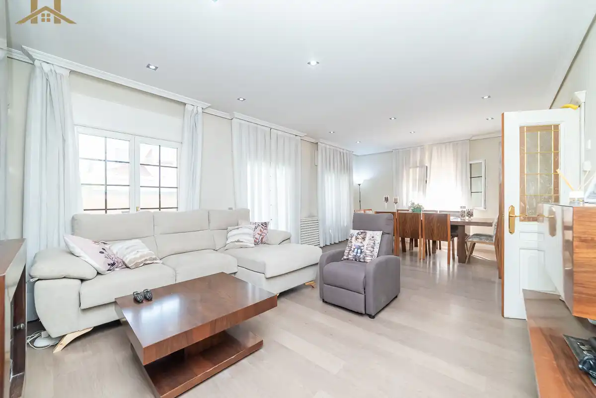 Sala de estar de Casa adosada en venta en Brunete con Jardín privado y Piscina