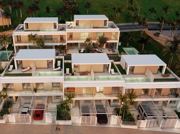 Adosado con balcón en venta en Estepona Pueblo