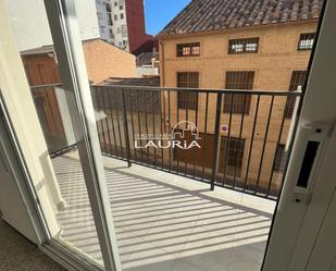 Vista exterior de Pis de lloguer en  Valencia Capital amb Terrassa, Moblat i Balcó