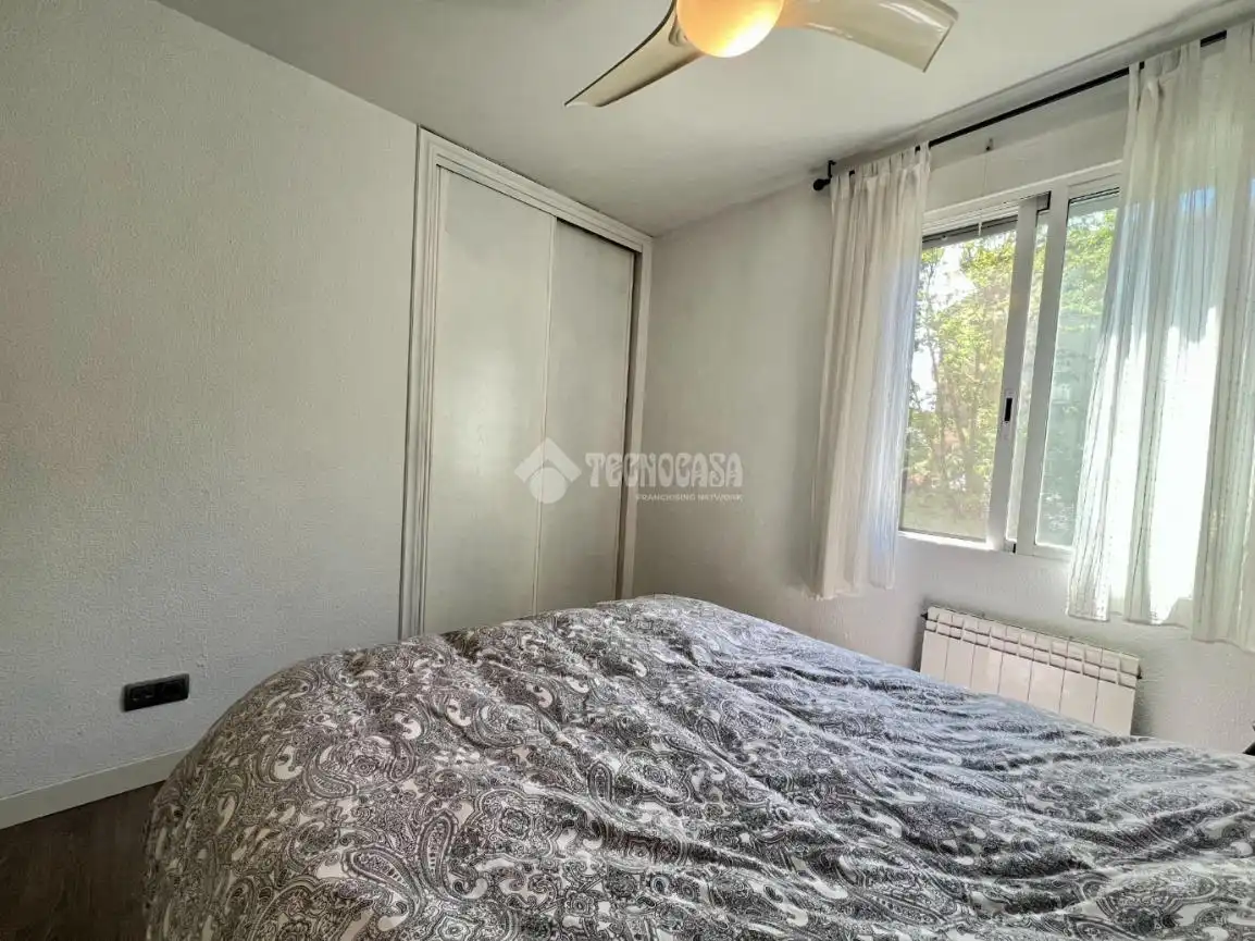 Schlafzimmer von Wohnung zum Verkauf in Madrid mit Klimaanlage und Heizung