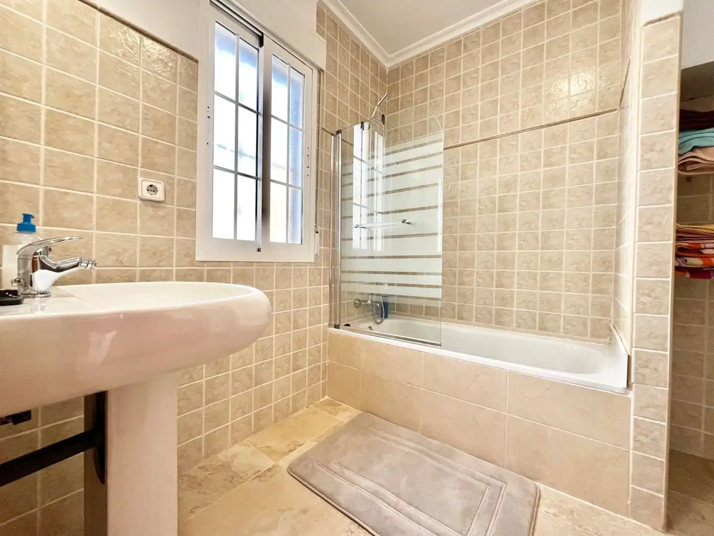 Bathroom of Houses for rent in Orihuela  with Air Conditioner, Heating and Terrace