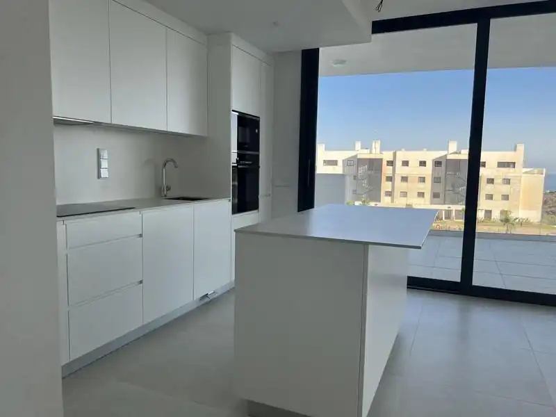Cuina de Apartament de lloguer en Fuengirola amb Aire condicionat, Terrassa i Piscina