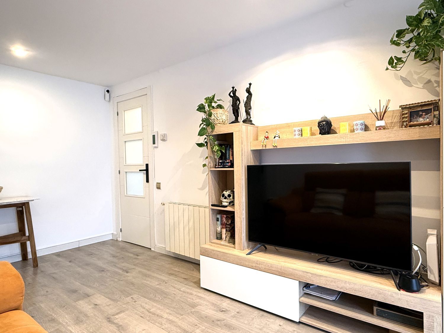 Living room of Flat for sale in Sant Boi de Llobregat  with Air Conditioner, Heating and Parquet flooring