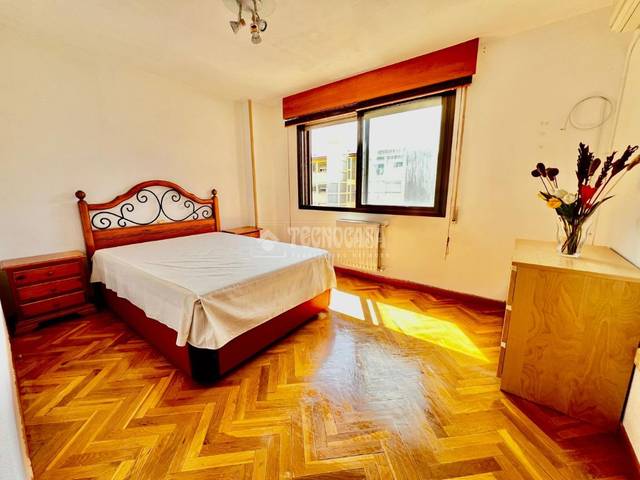 Piso en Venta en Palomeras Sureste