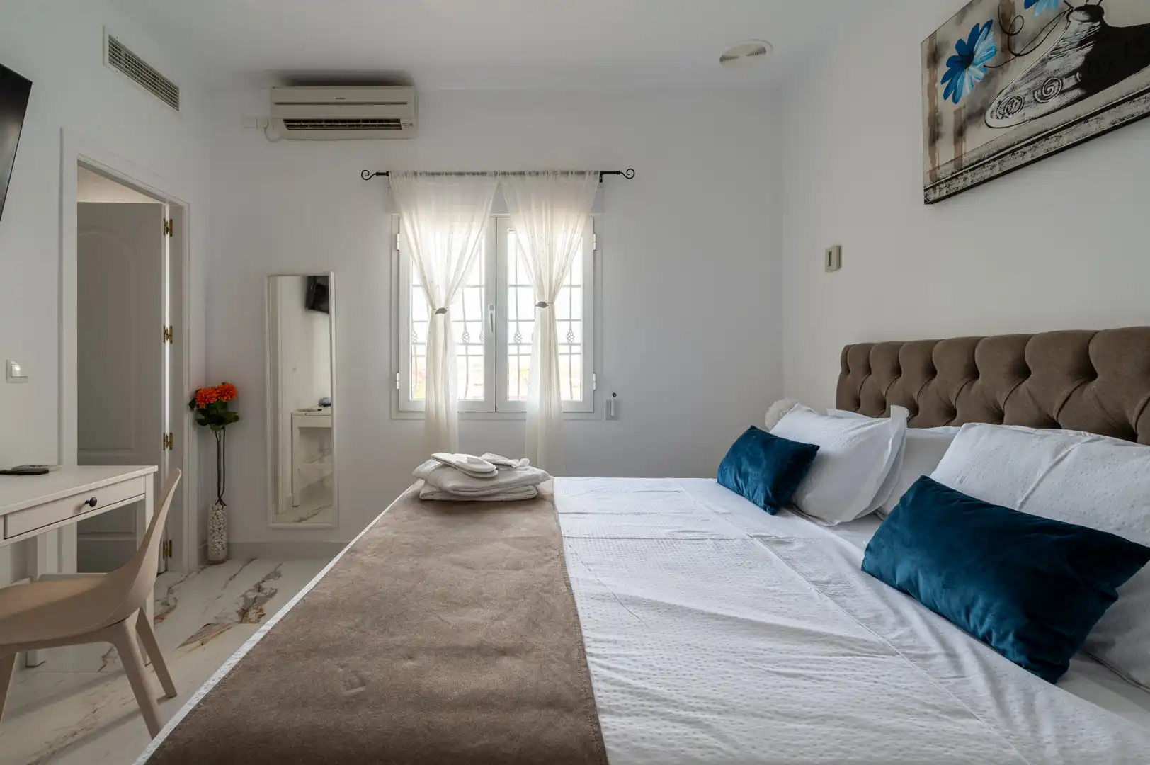 Habitación de Casa o chalet en venta en Alhaurín El Grande con Aire acondicionado, Terraza y Piscina
