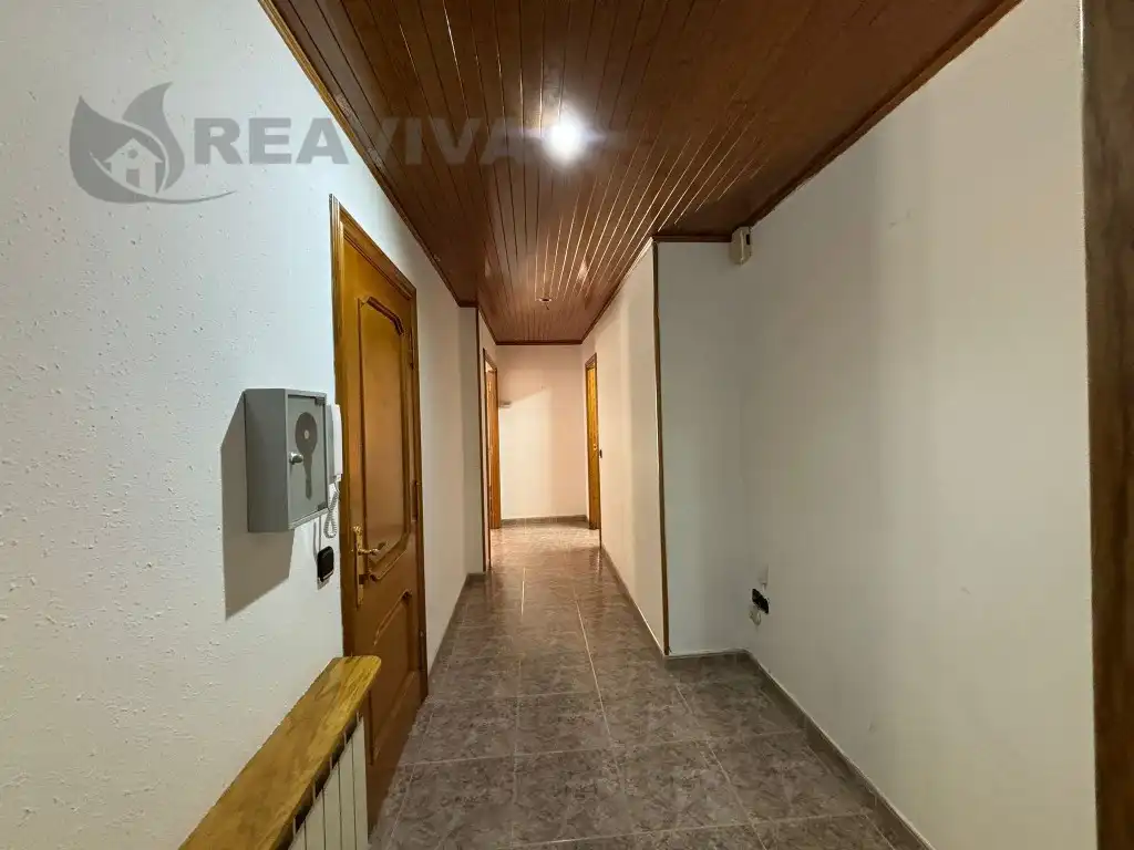 Piso en venta en La Seu d'Urgell con Horno, Lavadora y Microondas