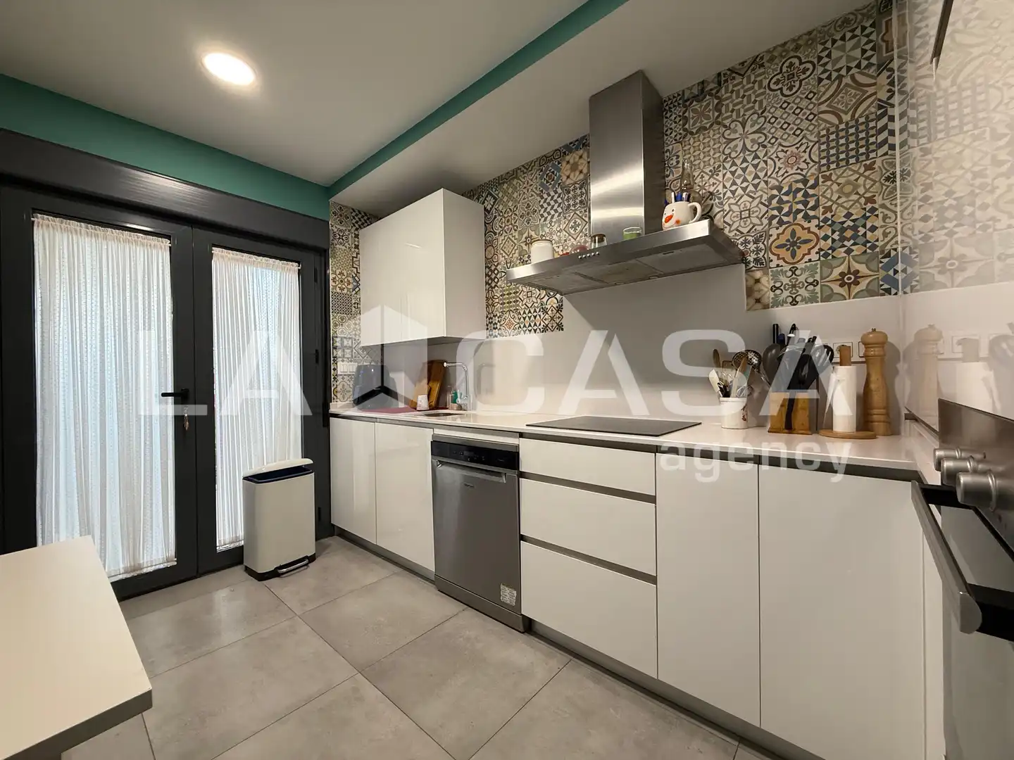 Cocina de Casa adosada en venta en Dos Hermanas con Aire acondicionado y Piscina
