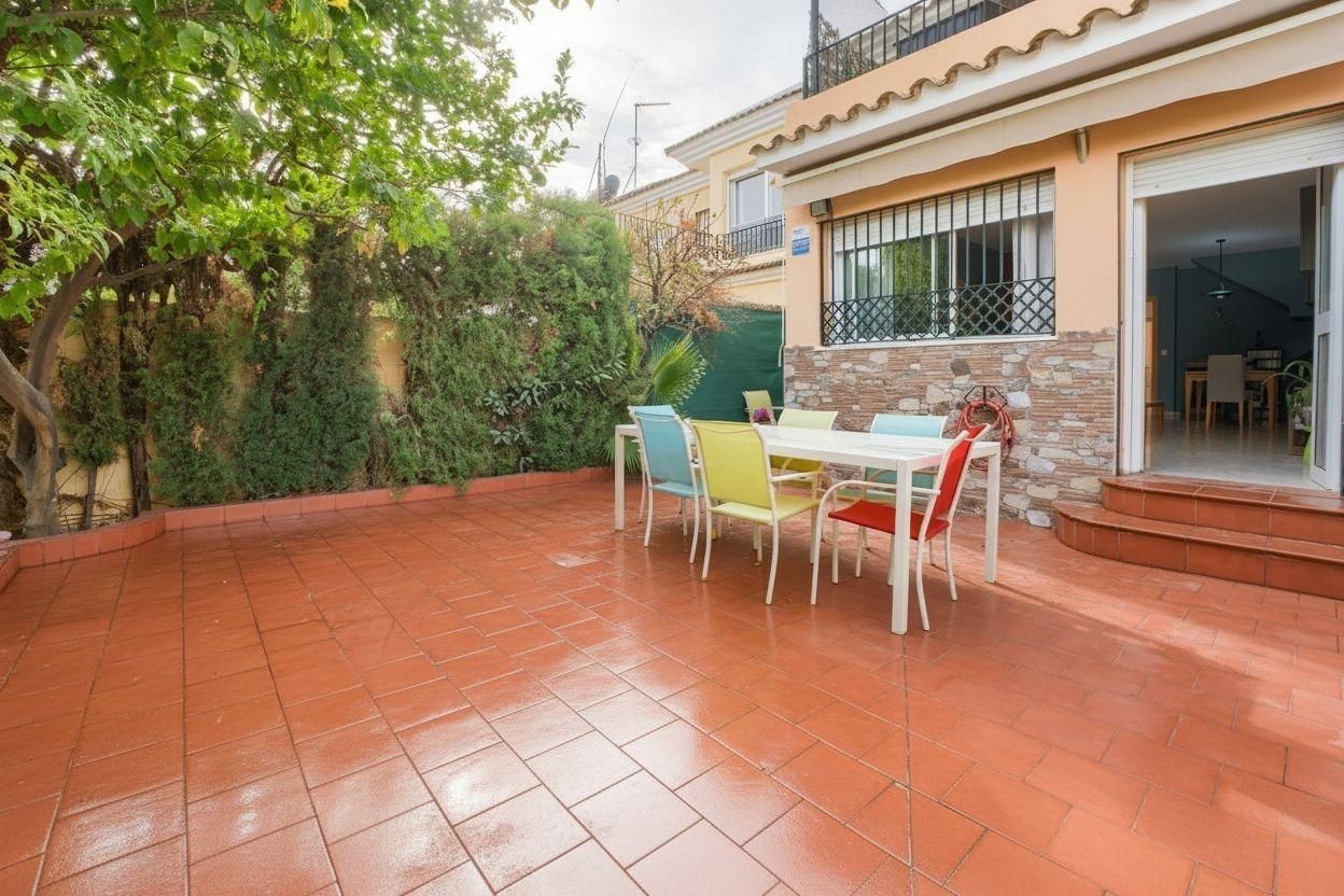 Terraza de Casa adosada en venta en Tomares con Aire acondicionado, Jardín privado y Terraza