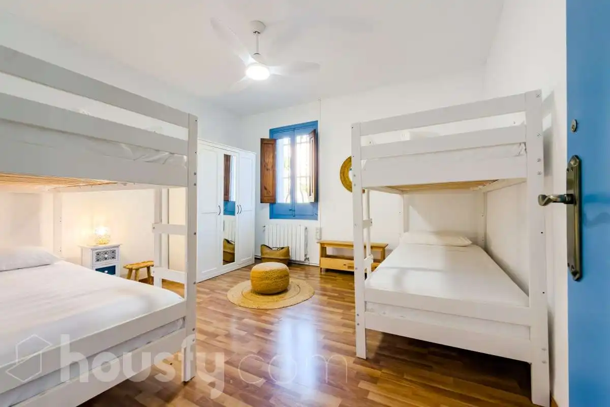 Habitación de Finca rústica en venta en Montgat con Calefacción, Jardín privado y Terraza