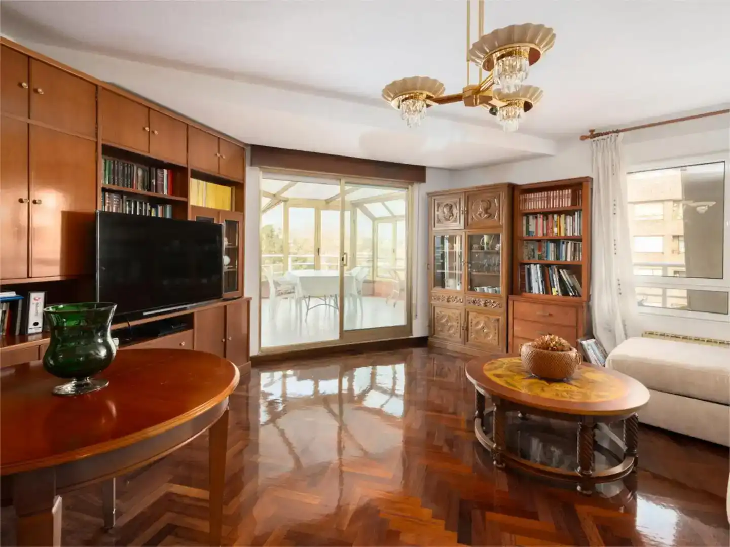 Sala de estar de Piso de alquiler en Gijón  con Parquet y Amueblado