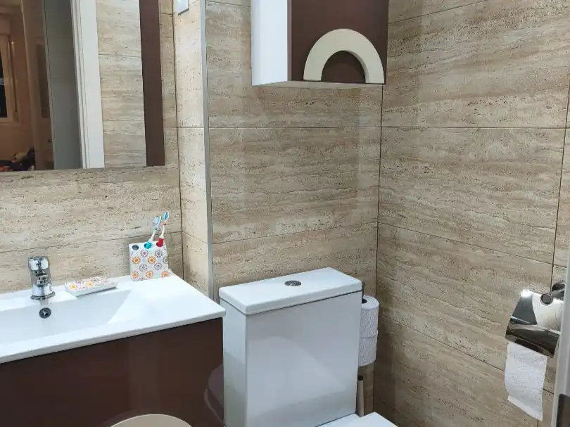 Bathroom of Flat for sale in  Madrid Capital  with Air Conditioner and Balcony