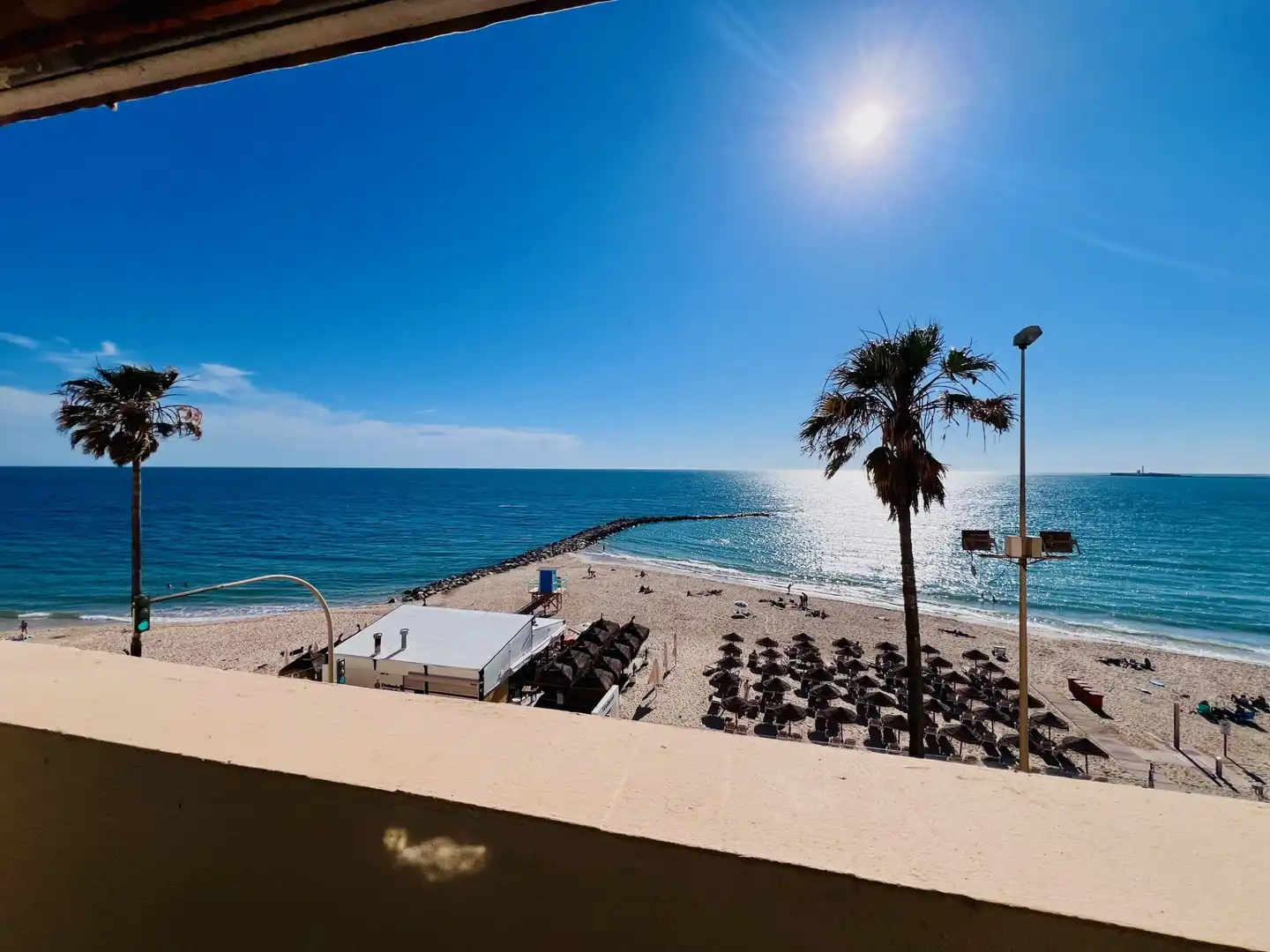 Vista exterior de Piso en venta en Cádiz con Terraza y Amueblado