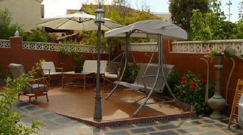 !CDATAChalet Independiente con Piscina Cubierta jardín de 200m2 y parking en San Fulgencio