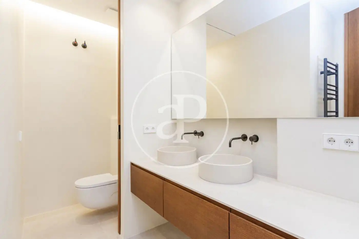 Baño de Piso en venta en Madrid con Aire acondicionado, Calefacción y Balcón