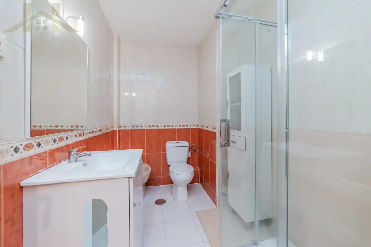 Bathroom of Flat for sale in Valdemoro  with Heating, Storage room and Oven