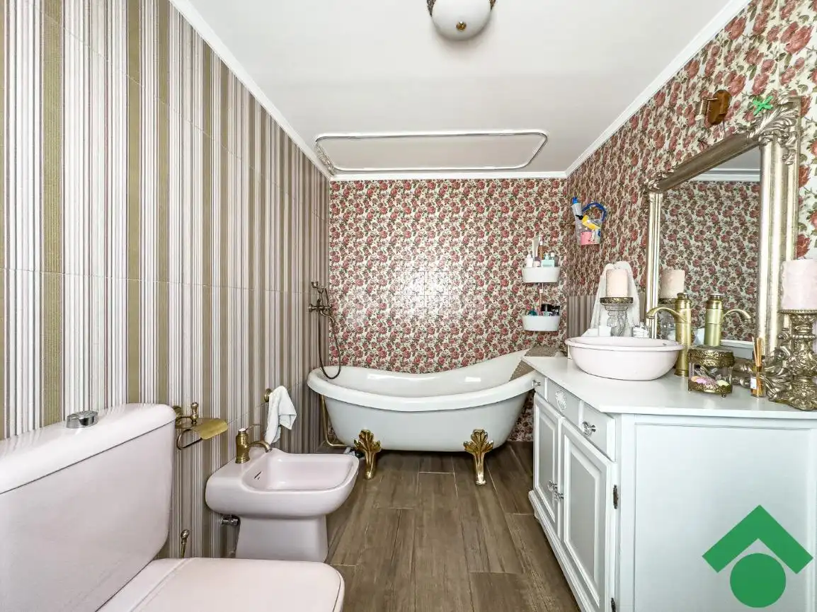 Bathroom of Houses for sale in Vegas del Genil