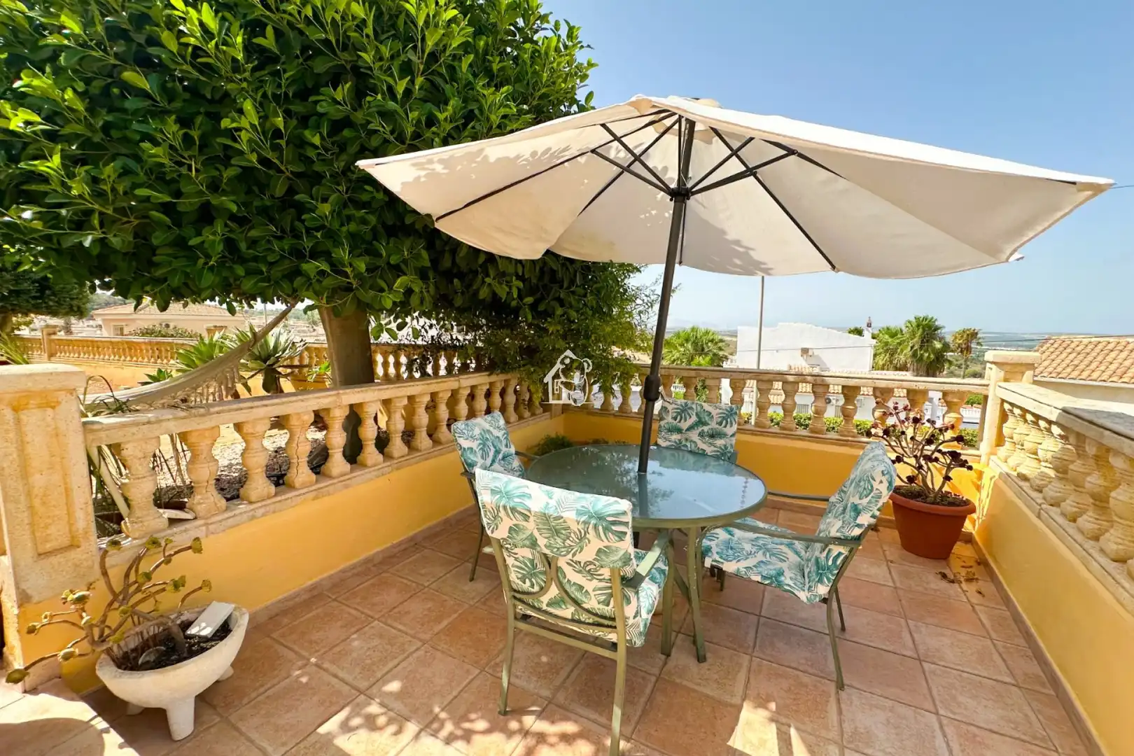 Terrassa de Finca rústica de lloguer en San Miguel de Salinas amb Aire condicionat, Jardí privat i Terrassa