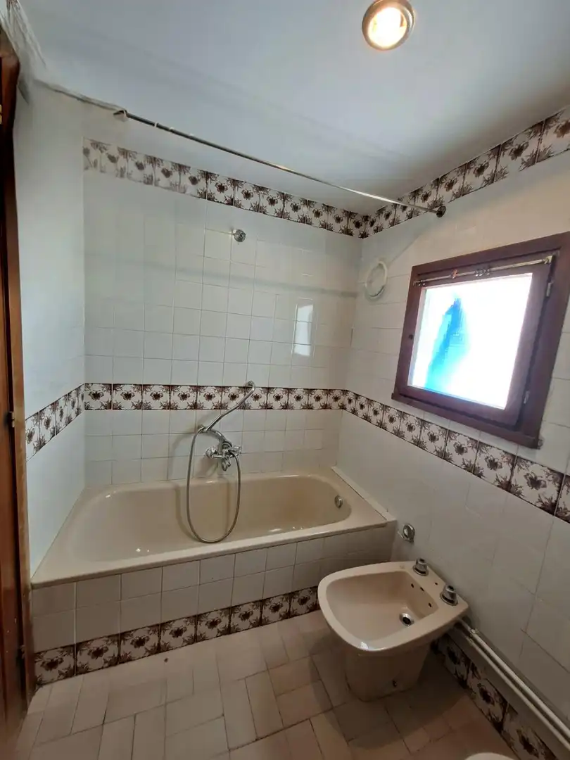 Bany de Pis en venda en Badajoz amb Aire condicionat, Calefacció i Terrassa