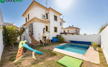 Garden of House or chalet for sale in  Madrid Capital  with Air Conditioner, Heating and Private garden