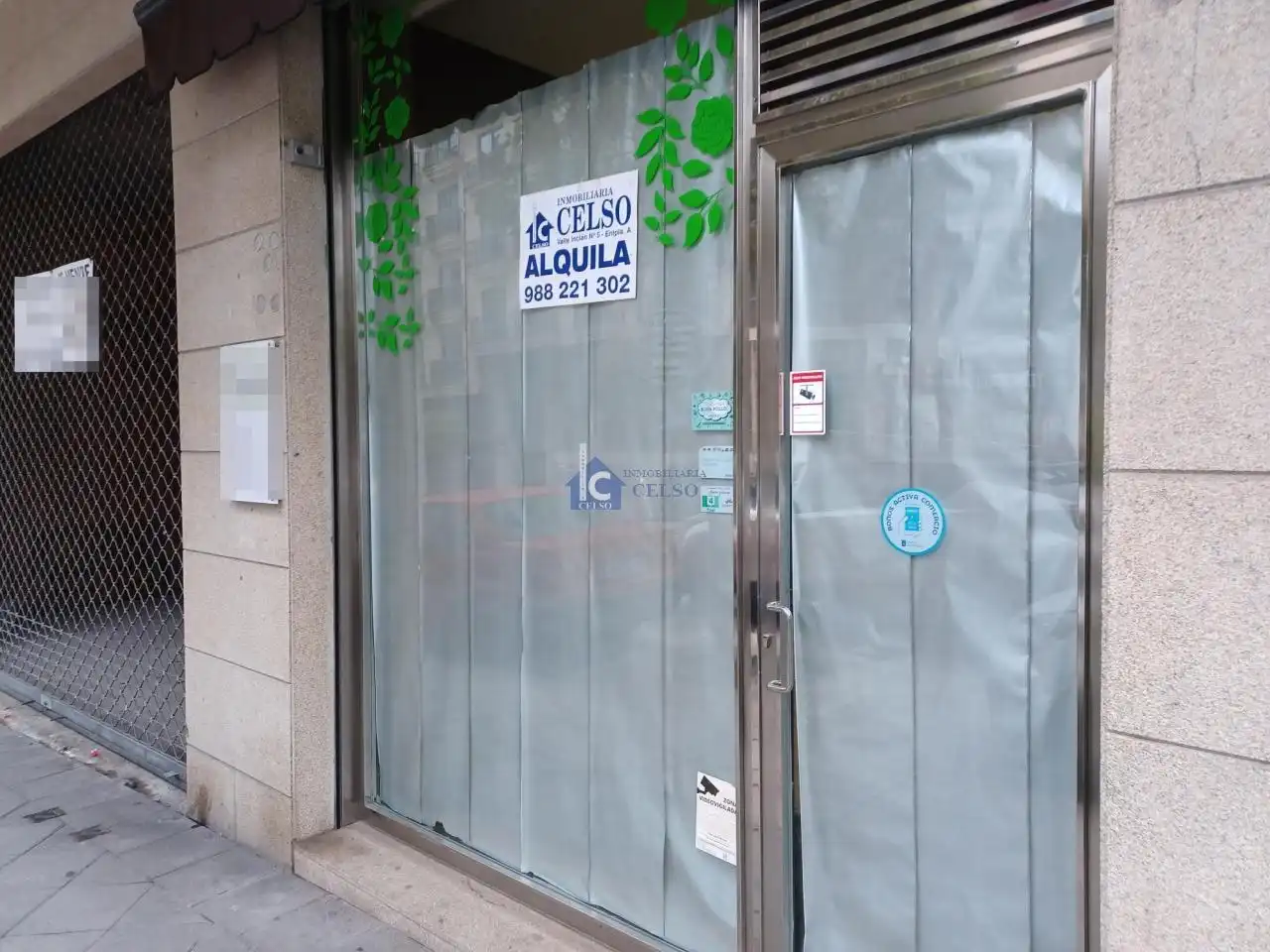 Local de lloguer en Ourense Capital  amb Aire condicionat i Moblat