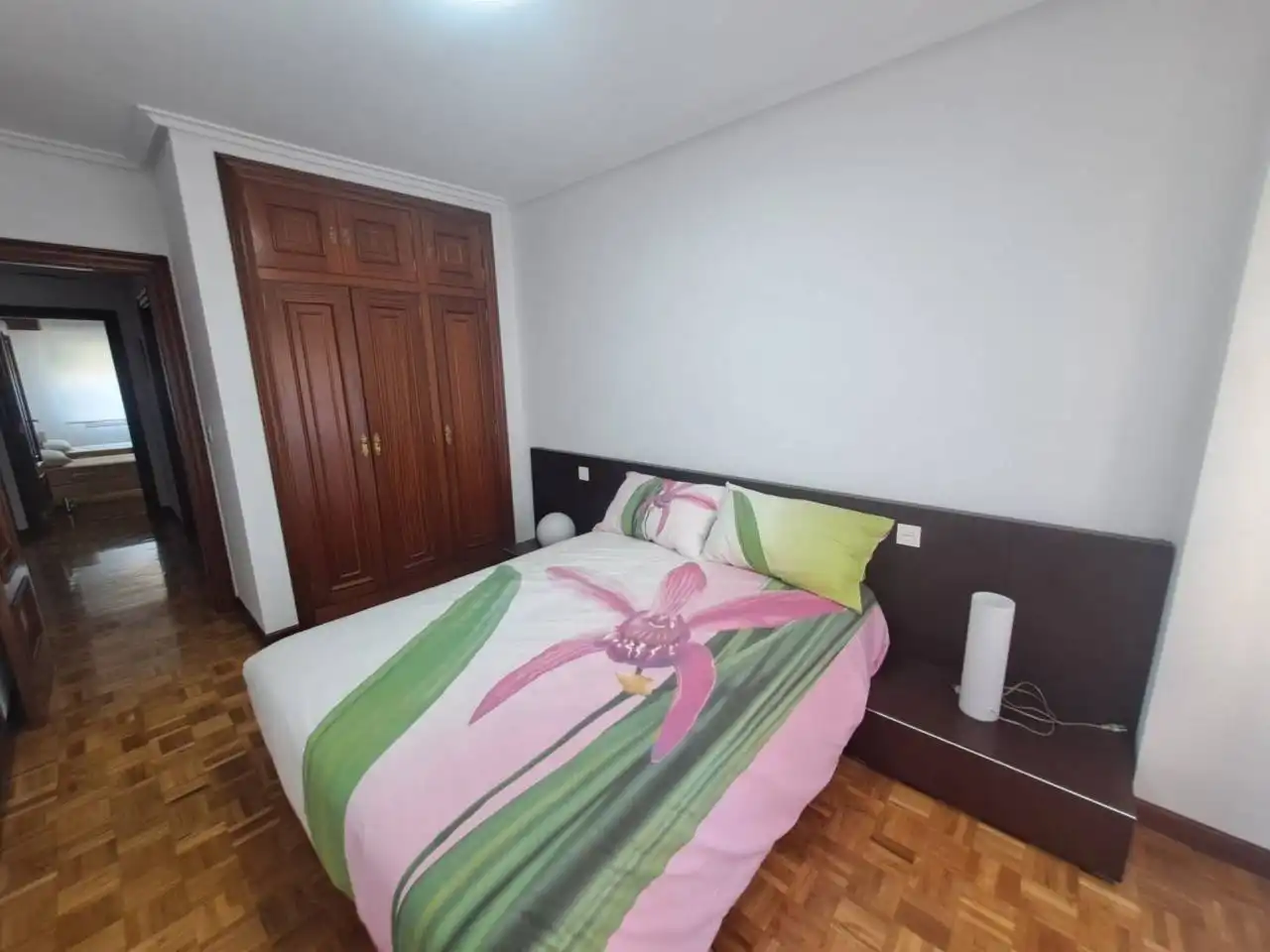 Flat for rent in Calle Antonio Machado, Reyes Católicos