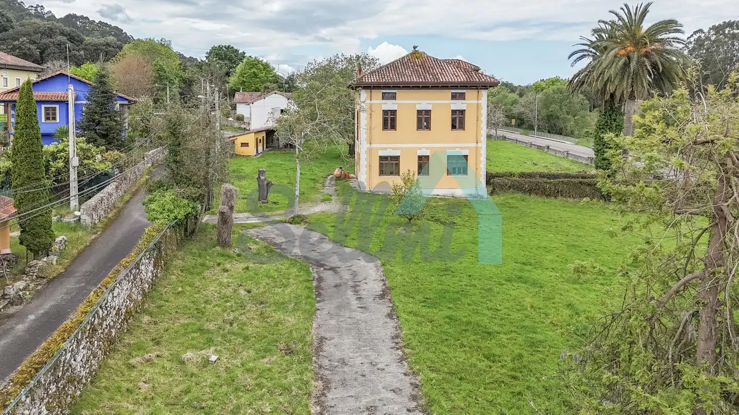 Vista exterior de Casa o chalet en venta en Llanes con Calefacción, Jardín privado y Parquet