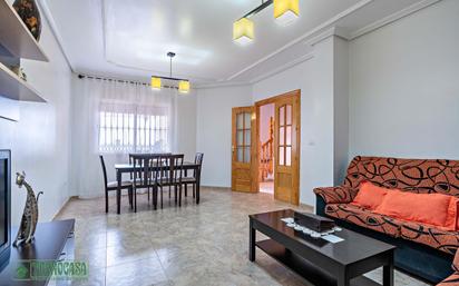 Sala d'estar de Casa adosada en venda en Pulpí amb Terrassa i Balcó