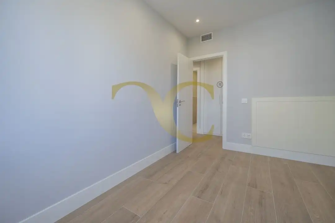 Wohnung zur Miete in Madrid mit Klimaanlage, Heizung und Privatgarten