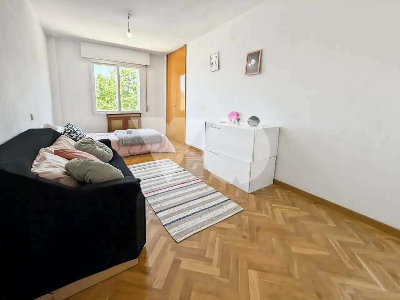 Living room of Flat for sale in Madrid  with Air Conditioner, Heating and Parquet flooring