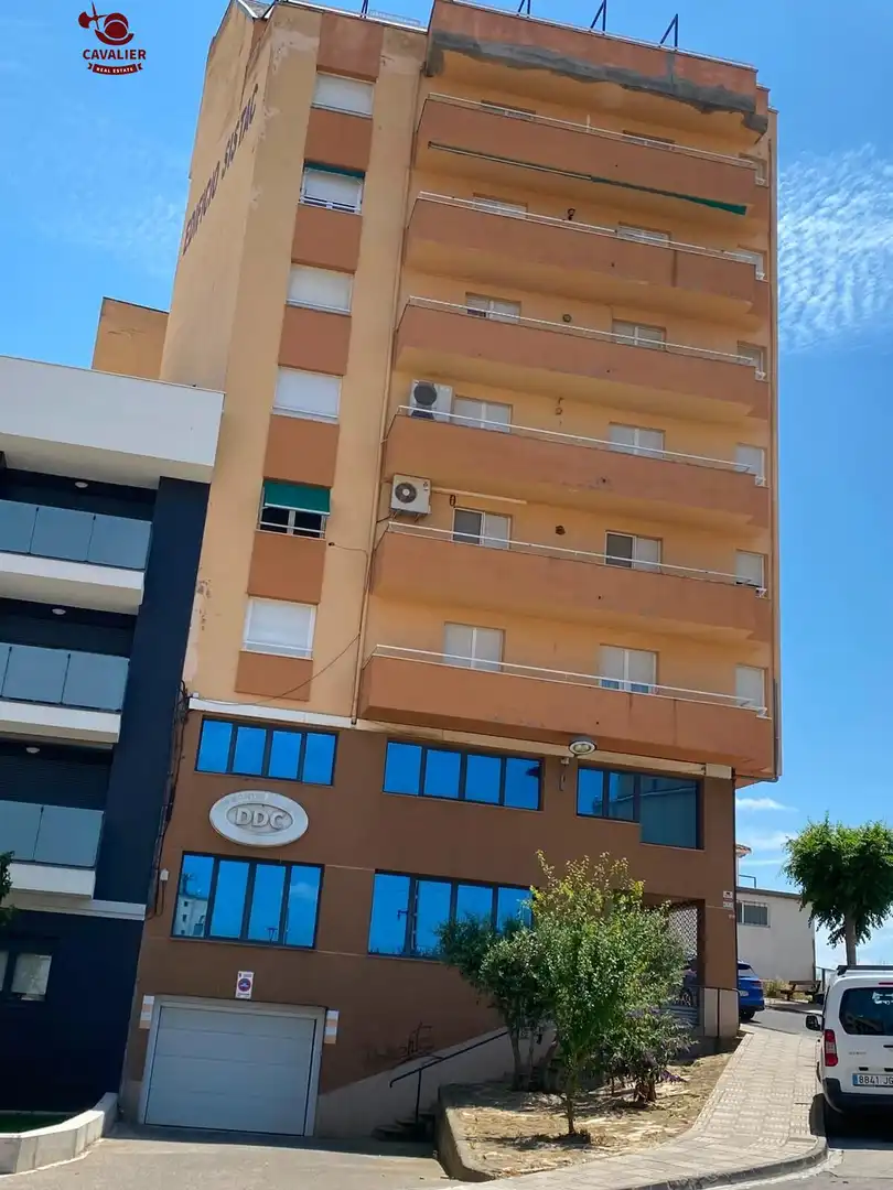 Vista exterior de Local en venta en Binéfar, Huesca