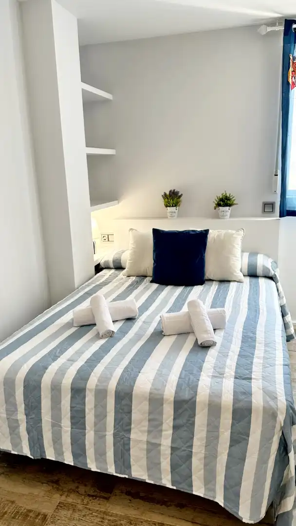 Habitación de Apartamento de alquiler en Gandia con Terraza, Amueblado y Horno