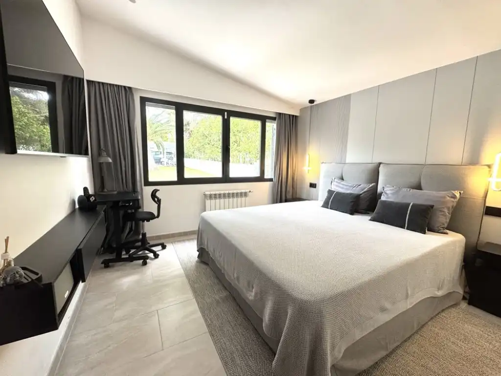 Bedroom of Houses for sale in Calvià  with Air Conditioner, Terrace and Swimming Pool