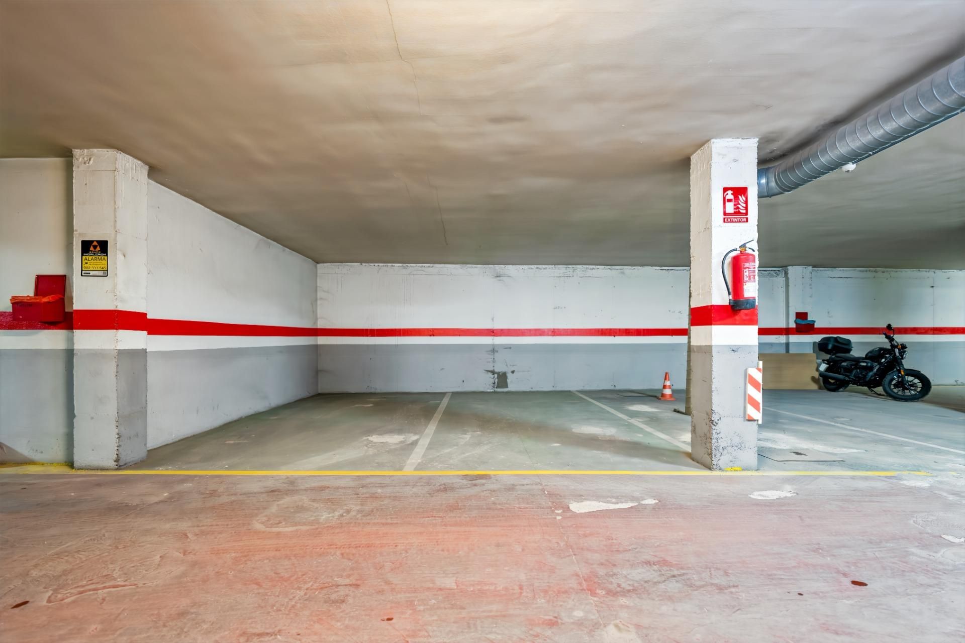 Aparcament de Garatge en venda en  Almería Capital