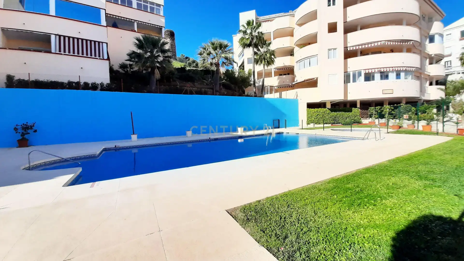 Piscina de Piso en venta en Benalmádena con Aire acondicionado, Trastero y Horno