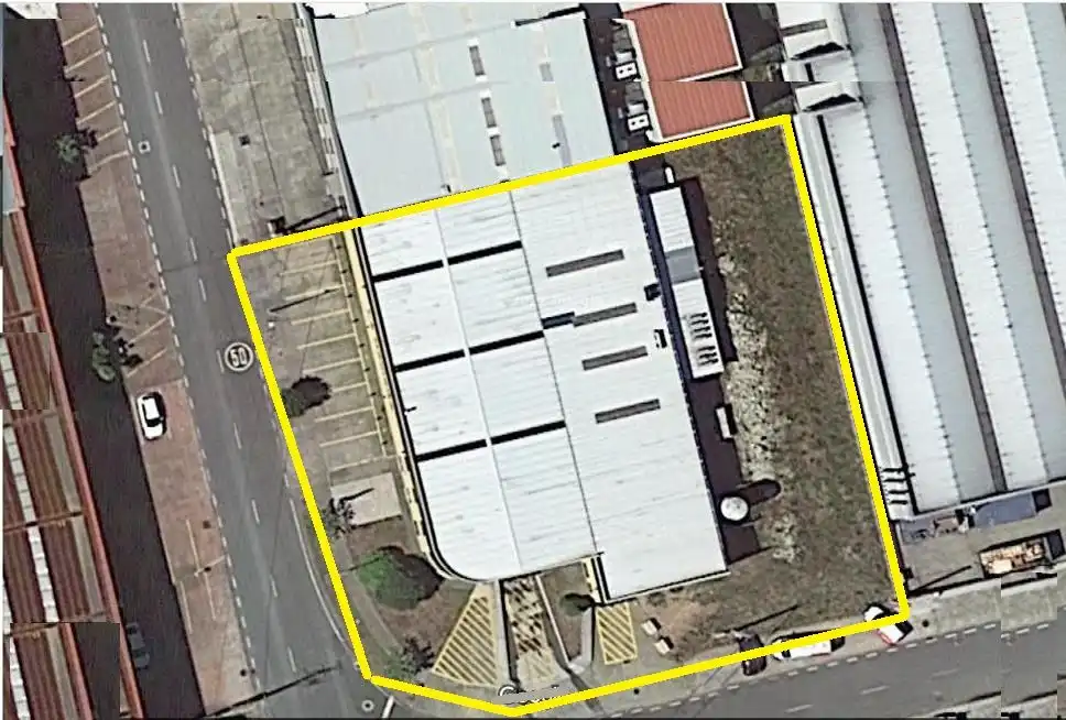 Industrial building to rent in Bergondo