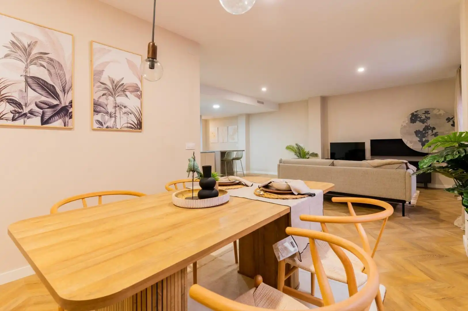 Dining room of Flat for sale in Valencia  with Air Conditioner, Heating and Storage room