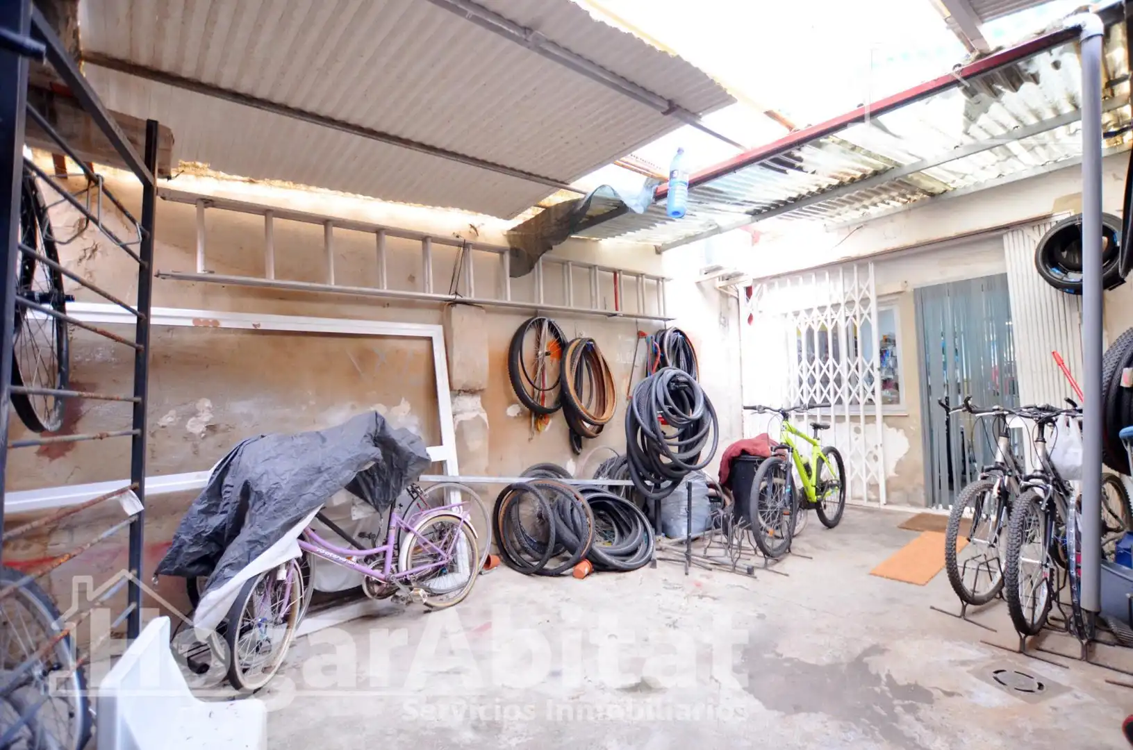 Aparcament de Casa o xalet en venda en Xeraco amb Terrassa, Traster i Moblat