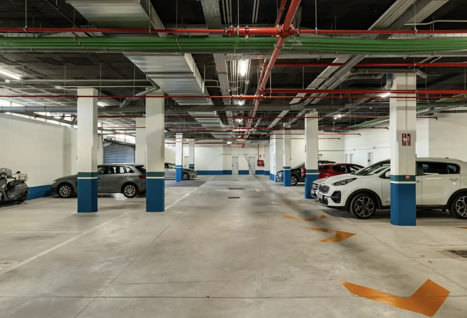 Parking de Apartamento en venta en Marbella con Aire acondicionado, Calefacción y Terraza