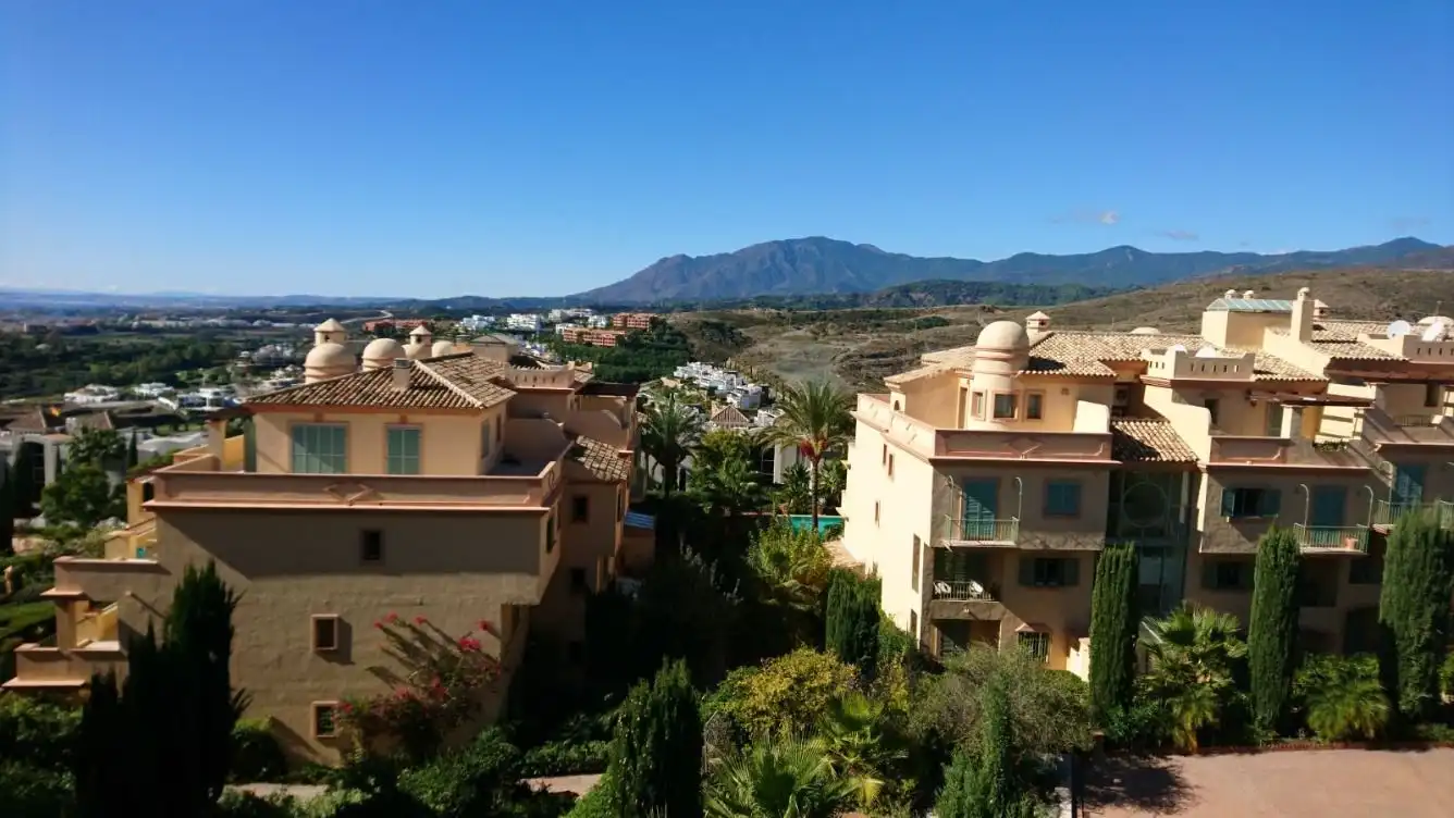 Vista exterior de Dúplex en venta en Benahavís con Aire acondicionado, Parquet y Terraza