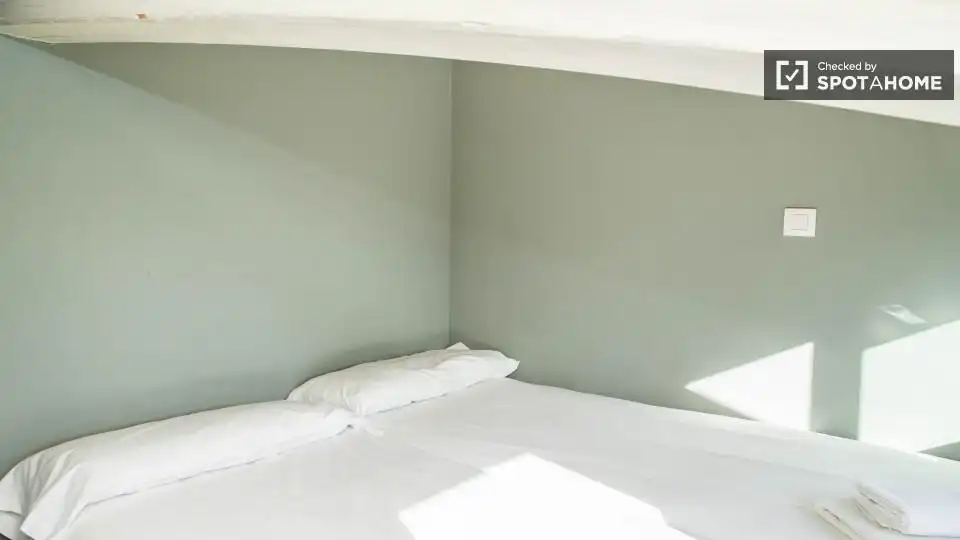 Habitació a Sant Gervasi- Galvany