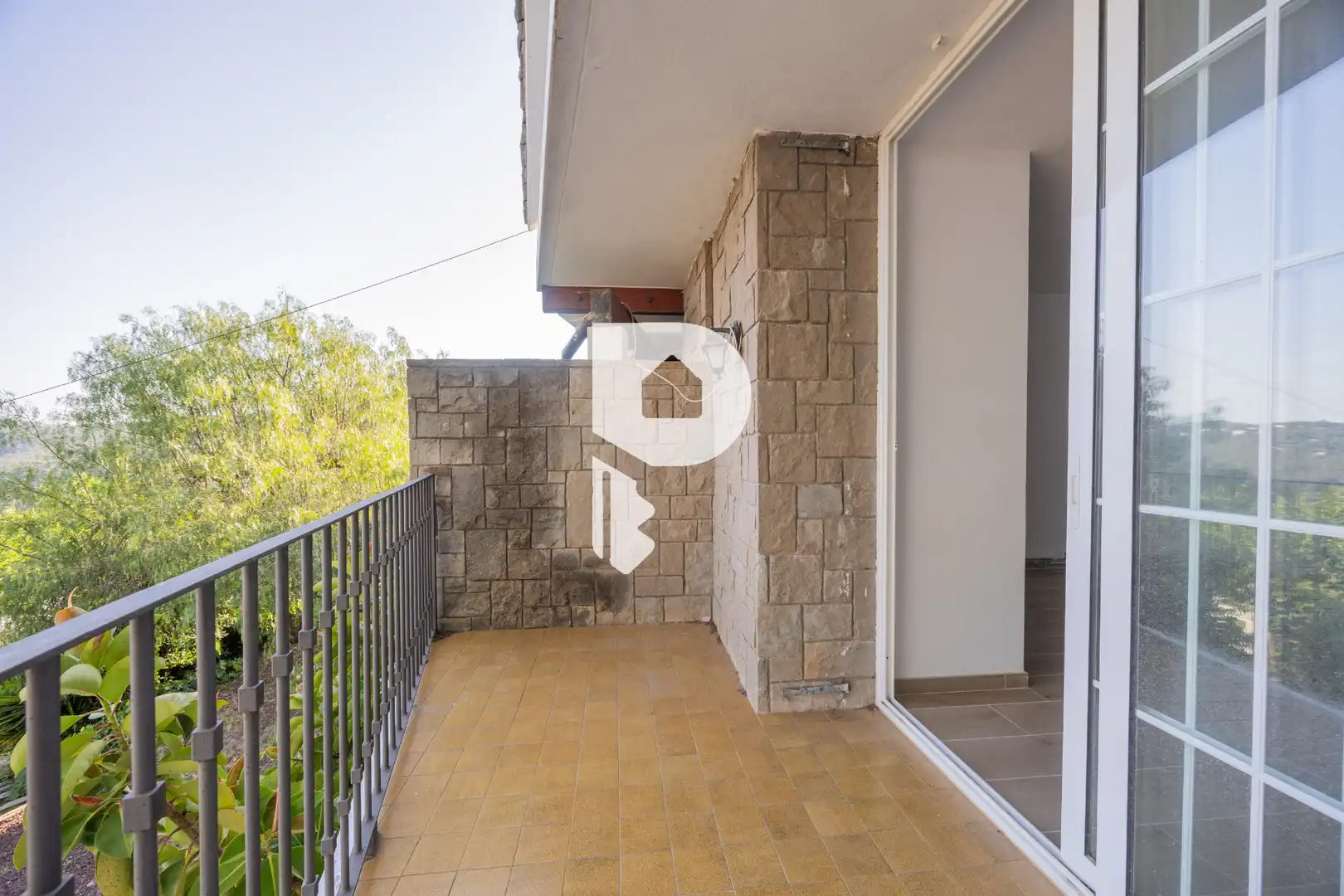 Balcony of Houses for sale in Pallejà  with Air Conditioner, Heating and Private garden