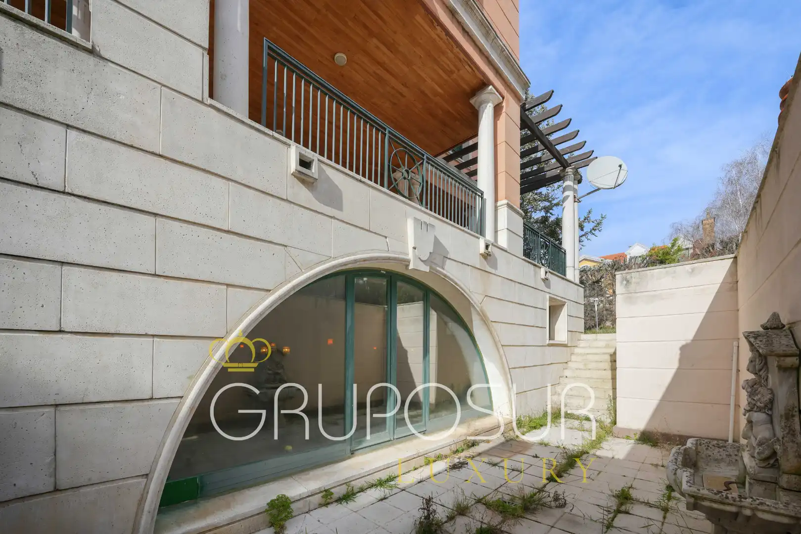 Vista exterior de Casa o chalet en venta en Valladolid con Calefacción, Jardín privado y Parquet