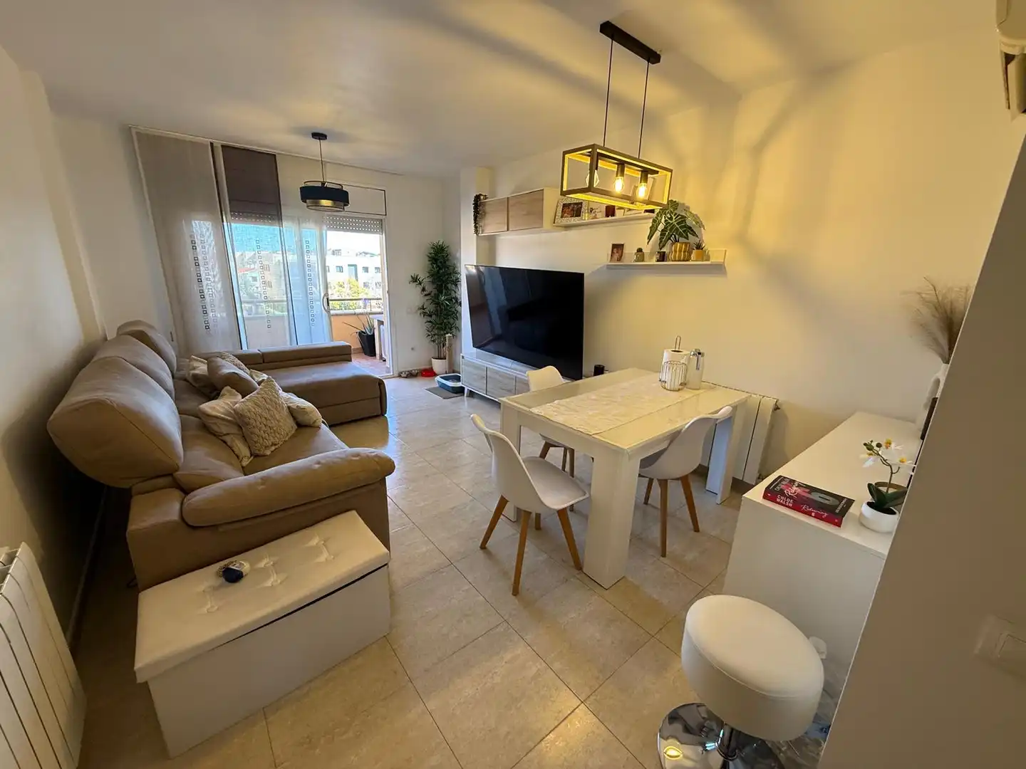 Sala de estar de Apartamento en venta en Roda de Berà con Aire acondicionado, Calefacción y Jardín privado