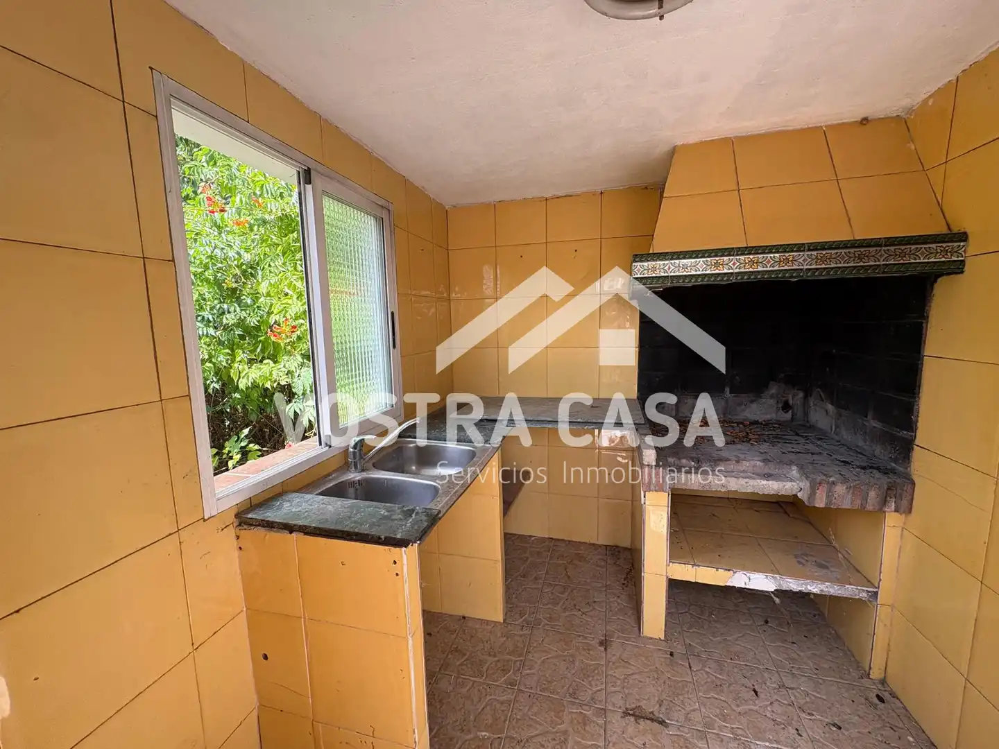 Kitchen of Flat for sale in Chiva  with Alarm